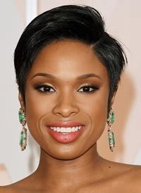 Jennifer Hudson Body Measurements Bra Size Height。